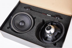 PACHET SISTEM AUDIO PLUG&PLAY AWAVE DEDICAT FORD + AMPLIFICATOR Hertz Compact Power HCP 4