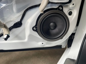 PACHET DIFUZOARE AUTO AWAVE AWN 650C SET SISTEM BOXE COMPONENTE 2 CAI 165MM 60W RMS DEDICAT RENAULT DACIA NISSAN SMART