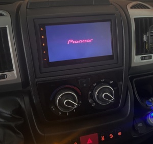 Player Multimedia 2DIN Unit Pioneer SPH-DA160DAB 6.8 " Touchscreen USB GPS Bluetooth Android Auto si USB Mirroring pentru Android Apple Carplay DAB/DAB+ Digital Radio