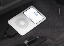 Adaptor USB iPod iPhone AUX-IN Bluetooth Dedicat BMW Seria 3 E36 Seria 3 E46 Seria 5 E39 Seria 7 E38 X5 E53 Z3 Z8 MINI Cooper Model Dension Gateway Lite BT Bluetooth BT GBL3BM4 (BMW, 40 Pini)