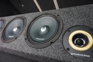 Centru Audio Incinta Soundbar Cu 4 Difuzoare 6,5 inchi 300W 2 Tweetere 3,6 inchi de 160W in total 760 W RMS / 1520 W Max Phoenix Gold ZPROB654