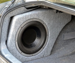 INCINTA INCHISA SUBWOOFER DEDICAT BMW SERIA 3 E92 COUPE, 300 MM, 25L