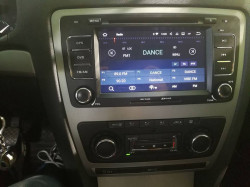 NAVIGATIE ANDROID DEDICATA SKODA OCTAVIA 2 ECRAN 8'' CAPACITIV 16GB 2GB RAM INTERNET 3G WIFI QUAD-CORE 1,6 GHZ DVR CARKIT BLUETOOTH MIRROR LINK MODEL PREMIUM