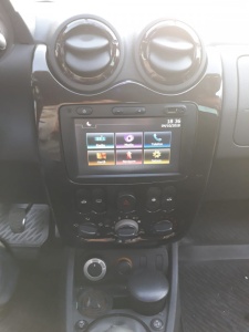 RAMA ADAPTOARE DEDICATA DACIA LOGAN / DUSTER / SANDERO PENTRU RADIO SAU NAVIGATIE DE FABRICA OEM SAU ANDROID