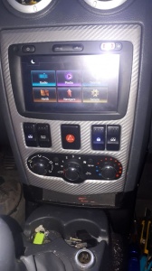 RAMA ADAPTOARE DEDICATA DACIA LOGAN / DUSTER / SANDERO PENTRU RADIO SAU NAVIGATIE DE FABRICA OEM SAU ANDROID