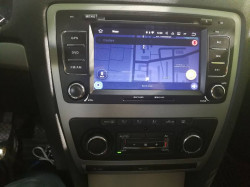 NAVIGATIE ANDROID DEDICATA SKODA OCTAVIA 2 ECRAN 8'' CAPACITIV 16GB 2GB RAM INTERNET 3G WIFI QUAD-CORE 1,6 GHZ DVR CARKIT BLUETOOTH MIRROR LINK MODEL PREMIUM