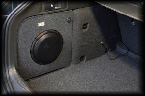 INCINTA INCHISA SUBWOOFER DEDICAT SKODA OCTAVIA 3 WAGON, 250 MM, 15L