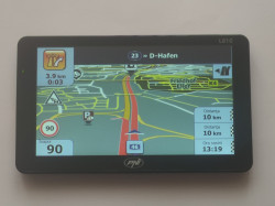 Sistem de navigatie GPS PNI L810 ecran 7 inch 800 MHz 256MB DDR 8GB memorie interna FM transmitter Harti Incluse pentru Camioane si Autoturisme Rulote Autocare
