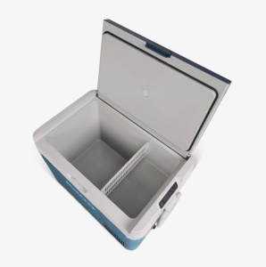 Frigider auto cu compresor, display, alimentare la 12/24V DC si 100-240V AC, capacitate aprox. 62 litri - Img 4