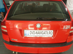 NAVIGATIE ANDROID DEDICATA SKODA OCTAVIA 2 ECRAN 8'' CAPACITIV 16GB 2GB RAM INTERNET 3G WIFI QUAD-CORE 1,6 GHZ DVR CARKIT BLUETOOTH MIRROR LINK MODEL PREMIUM