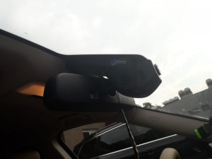 BLUELENS CUSTOM DUAL BMW - S DEDICATA BMW SERIA 1 2 3 4 5 6 7 CAMERA VIDEO AUTO FATA - SPATE DESTINATE MASINILOR CU SENZORI DE PLOAIE / LUMINI