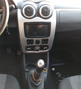 RAMA ADAPTOARE DEDICATA DACIA LOGAN / DUSTER / SANDERO PENTRU RADIO SAU NAVIGATIE DE FABRICA OEM SAU ANDROID