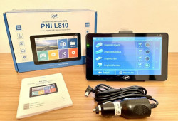 Sistem de navigatie GPS PNI L810 ecran 7 inch 800 MHz 256MB DDR 8GB memorie interna FM transmitter Harti Incluse pentru Camioane si Autoturisme Rulote Autocare
