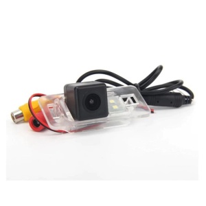 CAMERA VIDEO AUTO DEDICATA PENTRU MERSUL CU SPATELE COMPATIBILA CU BMW SERIA 3/5/X5/X6/X1/X3 DESCHIDERE 120 DE GRADE INSTALARE LA BECUL DE LA NUMAR U1 MODEL EDT-CAM-BMW01-U1