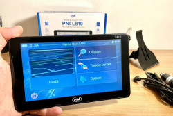 Sistem de navigatie GPS PNI L810 ecran 7 inch 800 MHz 256MB DDR 8GB memorie interna FM transmitter Harti Incluse pentru Camioane si Autoturisme Rulote Autocare