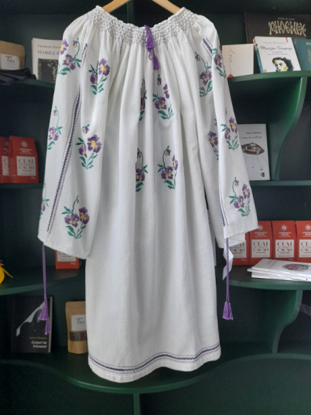 Rochie cu panseluțe stilizată