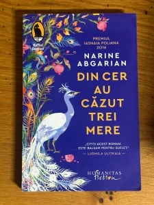 Din Cer au Cazut Trei Mere - Narine Abgarian