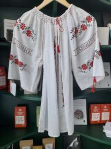 Ie "Flori de măr"