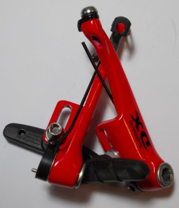 FRANA V-BRAKE CANTILEVER TYPE SHIMANO DX BR-M600-MX SPATE M-SYSTEM SURUBURI 18MM X-TYPE (SAIBA SUBTIRE IN EXTERIOR) FARA GHIDAJ CABLU VRAC