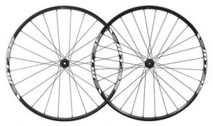 ROTI SHIMANO WH-MT35-27.5 FATA & SPATE PT. 9/10 VIT. 24H/28H FATA 15MM E-THRU SPATE QR 173MM JANTA CLINCHER NEGRU MONOTONE STICKER PT. ROTOR CENTER LOCK AMBALAT IND.