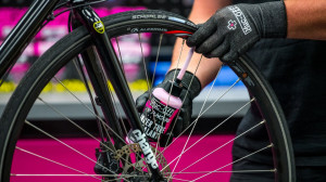 Solutie antipana Muc-Off No Puncture Hassle Inner Tube Sealant 300mL - Img 5