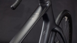 BICICLETA CUBE ATTAIN C:62 RACE BLACKLINE 2026 50 cm - Img 2