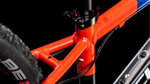 BICICLETA CUBE REACTION 200 PRO BLACK BLUE RED 2025 roti 20" - Img 4