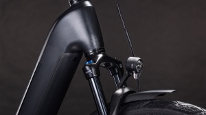 BICICLETA ELECTRICA CUBE KATHMANDU HYBRID PRO 800 EASY ENTRY COAL BLACK 2026 58cm - Img 2
