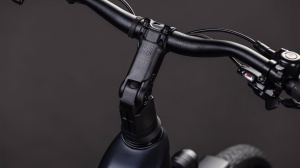 BICICLETA ELECTRICA CUBE TOURING HYBRID ONE 600 EASY ENTRY COAL CHROME 2026 62cm - Img 3