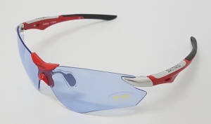 OCHELARI SHIMANO GALAXY SHINY BLOOD RED TPE: SOLID BLACK LENTILE: PHOTOCHROMIC BLUE 1-2
