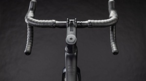 BICICLETA CUBE ATTAIN C:62 SLT CARBON COALCHROME 2026 60 cm - Img 3