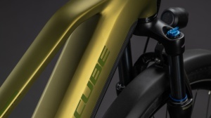 BICICLETA ELECTRICA CUBE TOURING HYBRID PRO 800 TRAPEZE GOLDENLIME BLACK 2026 46 cm - Img 3