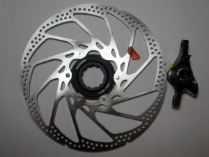 ETRIER FRANA PE DISC & ROTOR SHIMANO SAINT BR-M800 FATA HIDRAULICA INCL. ADAPTOR PT. A-STANDARD PLACUTE RESIN & METAL ROTOR SM-RT80 AMBALAT IND.