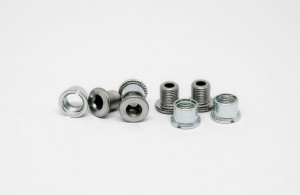SURUBURI SI PIULITE DE FIXARE (M8X8.5) PENTRU MONTAREA FOII MARI SI MIJLOCII LA ANGRENAJUL FC-M391 (4 SETURI) SHIMANO