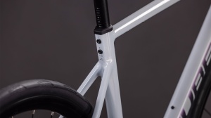 BICICLETA CUBE ATTAIN RACE FOGGREY SHIFT 2026 47 cm - Img 3
