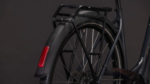 BICICLETA CUBE TOURING ONE EASY ENTRY NIGHT CHROME 2026 54 cm - Img 4