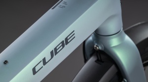 BICICLETA ELECTRICA CUBE FOLD HYBRID COMFORT 545 SEAGREY REFLEX 2026 One Size - Img 2