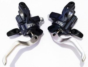 MANETE SCHIMBATOR/FRANA SHIMANO SET ST-M975 XTR 3X9-VIT. D:2050MM S:1800MM CAMASA SP41 SEALED STANDARD CU SM-BH59 1300/1700MM ULEI 50ML X2 AMBALAT IND.