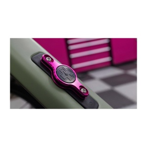 Suport Apple AirTag pentru cadru Muc-Off Secure Tag Holder V2 Roz - Img 2