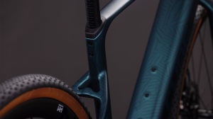 BICICLETA ELECTRICA CUBE NUROAD HYBRID C:62 SLT 400X ROYALGREEN CRISSCROSS 2026 M - Img 3