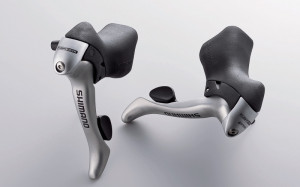 MANETE SCHIMBATOR/FRANA SHIMANO SET ST-R500 PT. CURSIERA 8X(2/3)VIT. CABLU LUNGIME STANDARD(NEGRU) PT. CADRU DE ALUMINIU MEET ROHS AMBALAT IND.