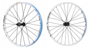 ROTI SHIMANO WH-MT35-27.5 F&R FOR 9-10S F:24H/R:28H 27.5" R-QR? CLINCHER WHITE W/LIME GREEN STICKER W/O BAG IND.PACK