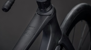BICICLETA CUBE AGREE C:62 PRO BLACKLINE 2026 53 cm - Img 2