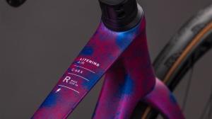 BICICLETA CUBE LITENING AIR C:68X RACE DAZZLEPINK BLUE 2026 58 cm - Img 2