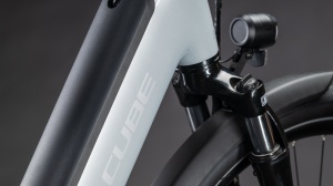 BICICLETA ELECTRICA CUBE SUPREME HYBRID COMFORT ONE 600 EASY ENTRY FOGGREY REFLEX 2026 54 cm - Img 3