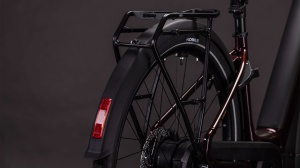 BICICLETA ELECTRICA CUBE SUPREME HYBRID COMFORT PRO 600 EASY ENTRY SOLARECLIPSE GOLD 2026 46 cm - Img 4