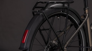 BICICLETA ELECTRICA CUBE TOURING HYBRID COMFORT SLX 800 TRAPEZE CHARCOAL CHROME 2026 46 cm - Img 3