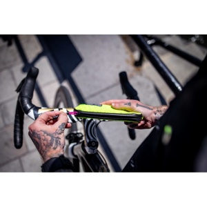 Borseta Muc-Off Essentials Impermeabila Hi-Vis - Img 11