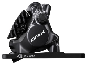 ETRIER FRANA PE DISC SHIMANO GRX BR-RX820 FATA FLAT MOUNT ADAPTOR PT. ROTOR 140/160MM (ASAMBLAT PT. 160) PLACUTE L05A RESIN CU ARIPIOARE DE RACIRE AMBALAT IND.