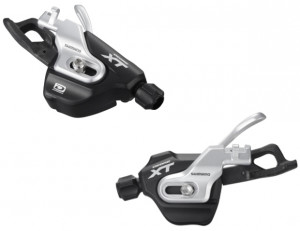 MANETE DE SCHIMBATOR SHIMANO DEORE XT SL-M780-B-I 10X2/3 VIT. PRINDERE DIRECTA PE MANETA DE FRANA CABLURI 2050MM/1800MM CAMASA NEAGRA ETANSA SP41S 1800MM/1200MM 6MM CAPAT X 5 NOSE CAP X 1 FARA OGD AMBALAT IND.